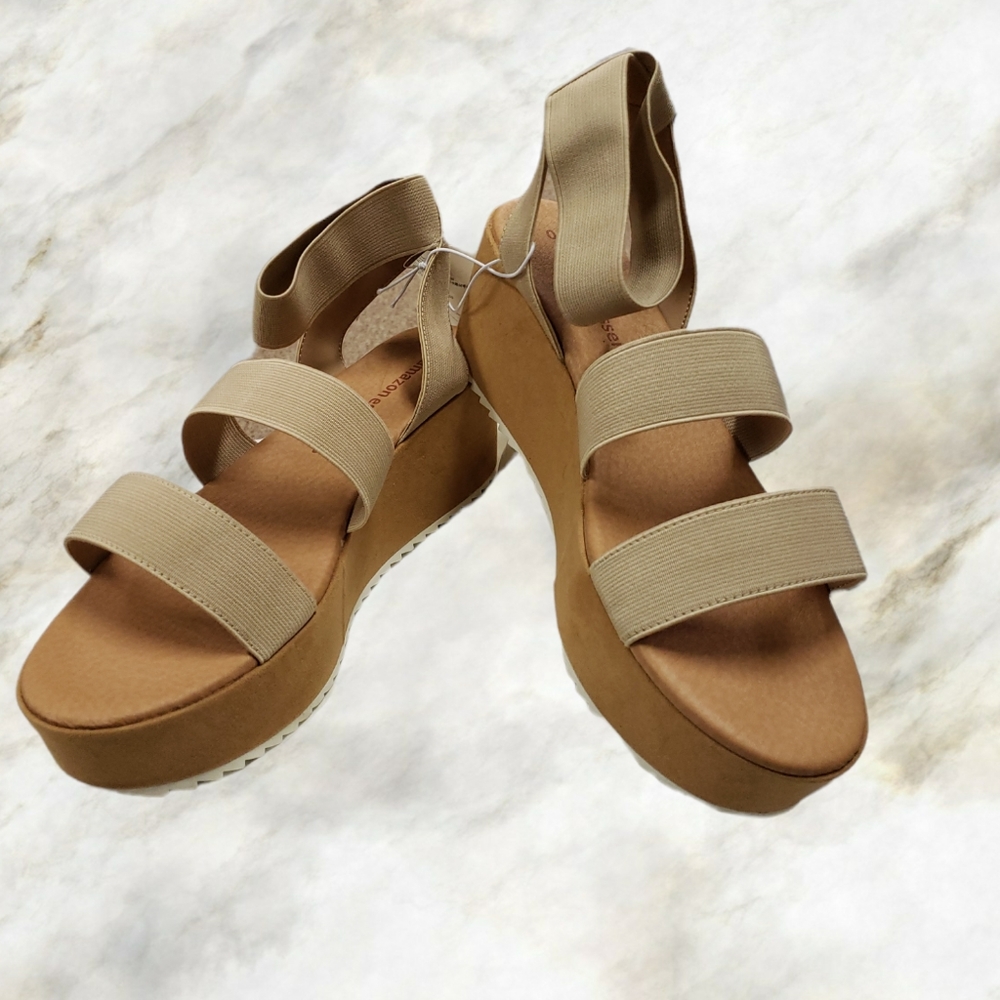 NWT Amazon essential women's strappy Elastic wedge sandals size 10